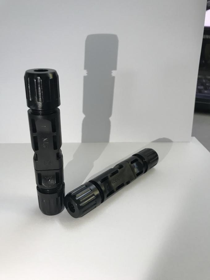 IP67 2.5mm2 - 6mm2 Solar Panel Connectors UV Resistance Simple On Site Processing